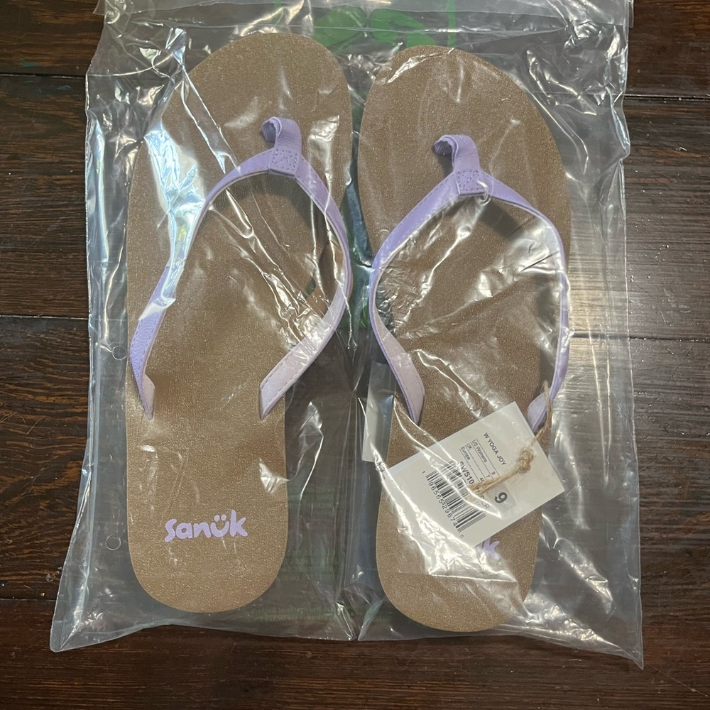 Sanuk new size 9 purple yoga mat flip flops - Picture 2 of 7